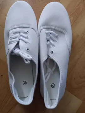 paire tennis blanches (43) pour femme