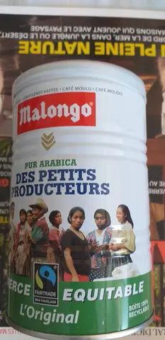 Boîtes en métal, vides.