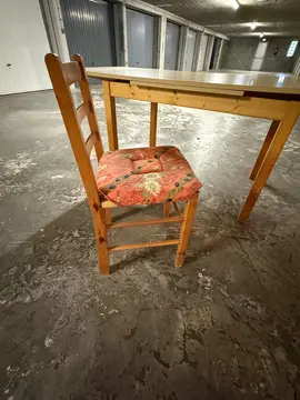 table de cuisine et chaises