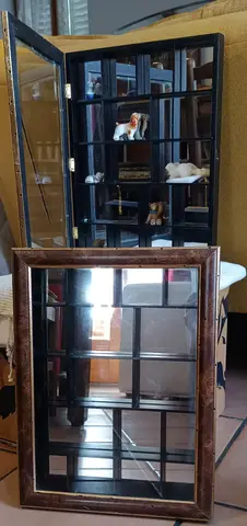 Étagères à miniatures
