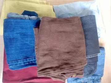 lot de pantalons taille 32, 34, 35