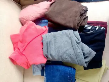 lot de vêtements taille 32, 34 et 36
