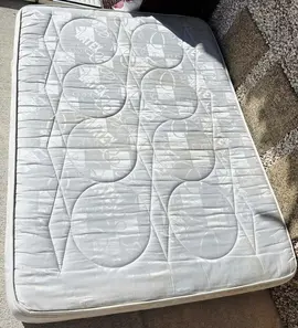 Donne matelas 140 cm à nettoyer