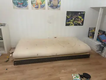 lit futon