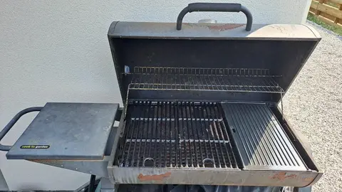 Grand Barbecue à restaurer