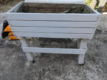 JARDINIERE SUR ROULETTES