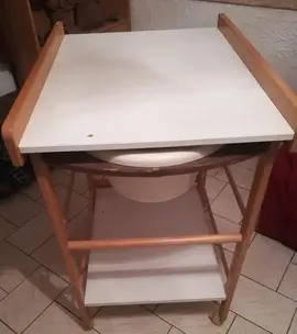Meuble double fonction : pour langer et baigner