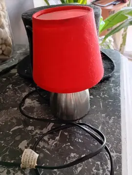 lampe qui s'allume quand on touche le pied