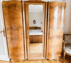 Armoire des années 60 très robuste urgent