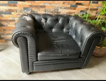 fauteuil chesterfield en l’état à retirer sur place