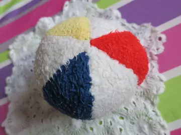 Petit ballon peluche pour bébé