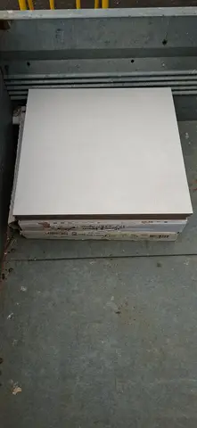 carrelage intérieur blanc neuf