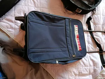 valise moyenne souple à roulette