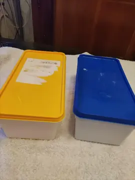boîtes alimentaires vide.