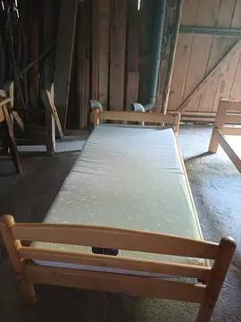 Lit bois massif + sommier à lattes + matelas 190 x 90