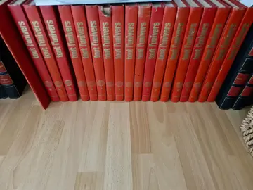 Tomes Tout L'univers et Encyclopédie Bordas
