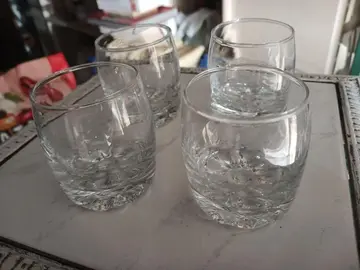 4 petits verres