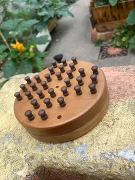 Jeu solitaire en bois