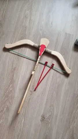 arbalète + 2 flèches ventouses