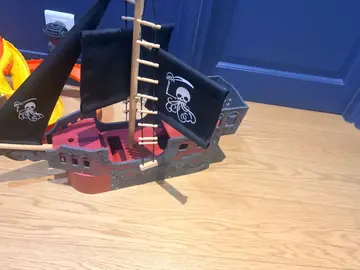 bateaux pirate et circuit voiture