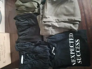 lot de vêtements pour femmes