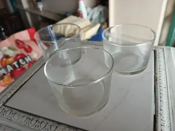 3 coupelles en verre