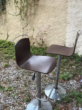 3 chaises hautes de bar