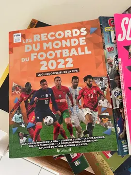 ensemble livre et magazine foot
