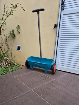 distributeur engrais ou semailles