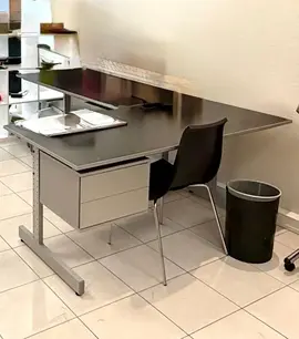 2 bureaux wengé 160x80 avec caisson