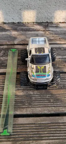 Jouet grand 4x4 (ex-voiture télécommandée)