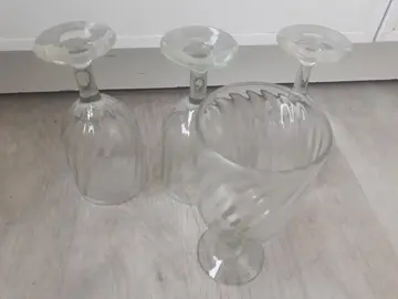4 verres grande contenance très anciens