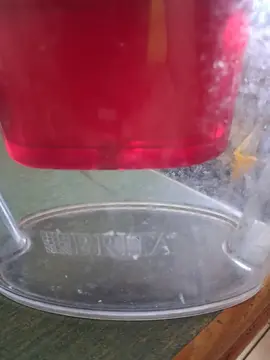 pichet pour filtrer eau Brita