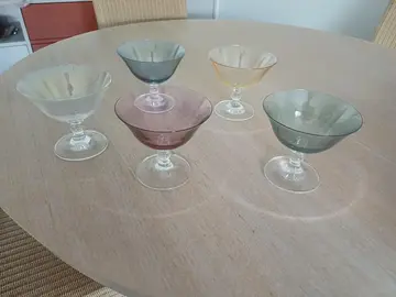 Lot de 11 coupes en verre