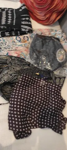 donne des robes et un sac robes taille S
