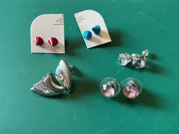5 paires de boucles d’oreilles