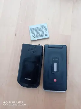 2 téléphones portables