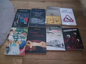 lot de 8 livres neuf