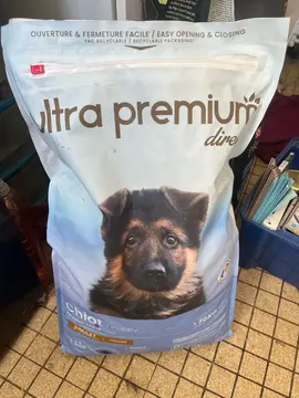gros paquet de croquettes pour chien