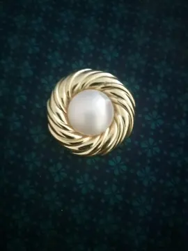 broche