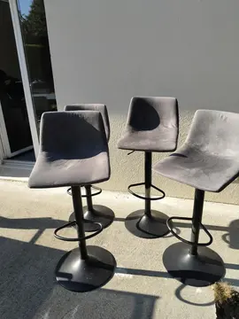 4 chaises hautes