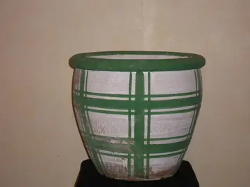Grand cache pot en terre