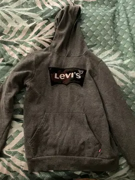 sweat Lévis 16 ans