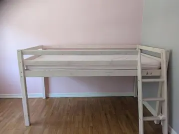 lit en hauteur avec matelas