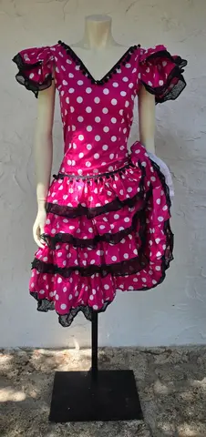 Donne pour les fêtes robes style espagnol ( fais-main ) taille plutôt du 36
