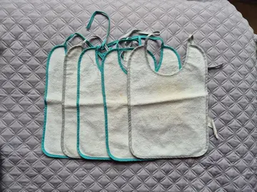 Lot 5 bavoirs plastifiés Babycare