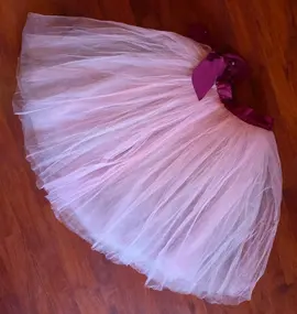 Donne.5 tutus enfants taille entre 5 ou 6 ans. je sais pas ?