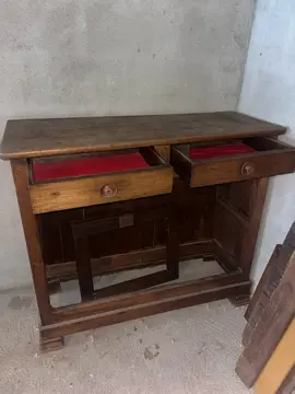 Buffet en bois à restaurer