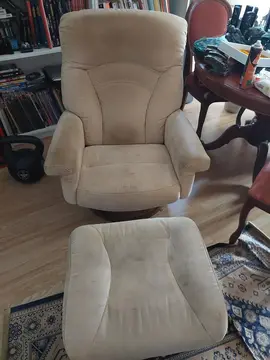 fauteuil et repose pied