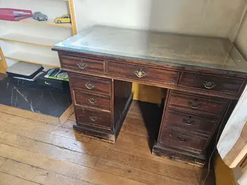 Bureau anglais à caissons